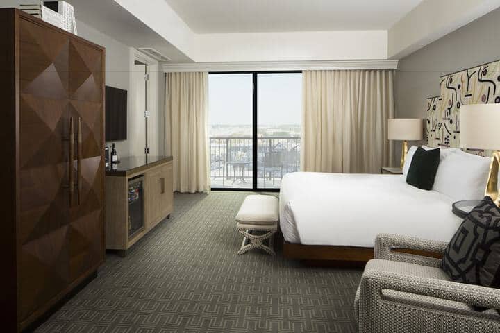 Room 5 of 40